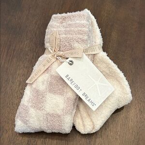 Barefoot Dreams Cozy Socks in Cream